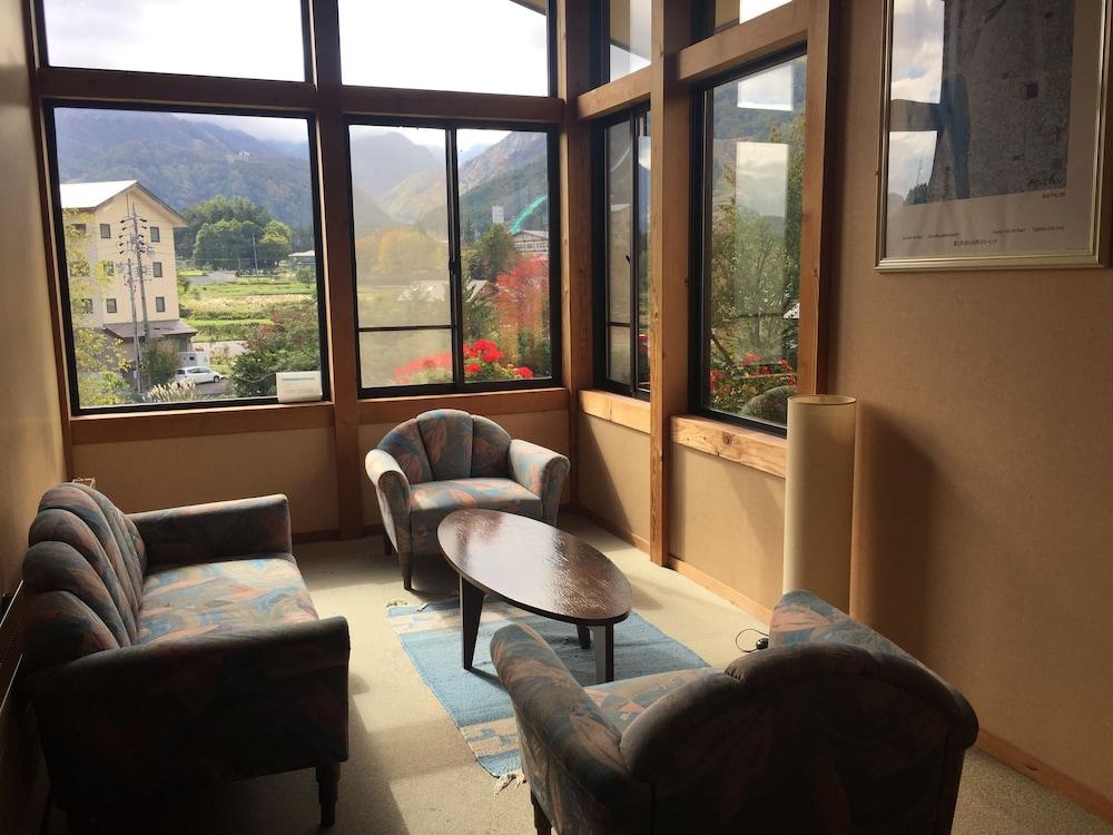 Hakuba Alpine Hotel Buitenkant foto