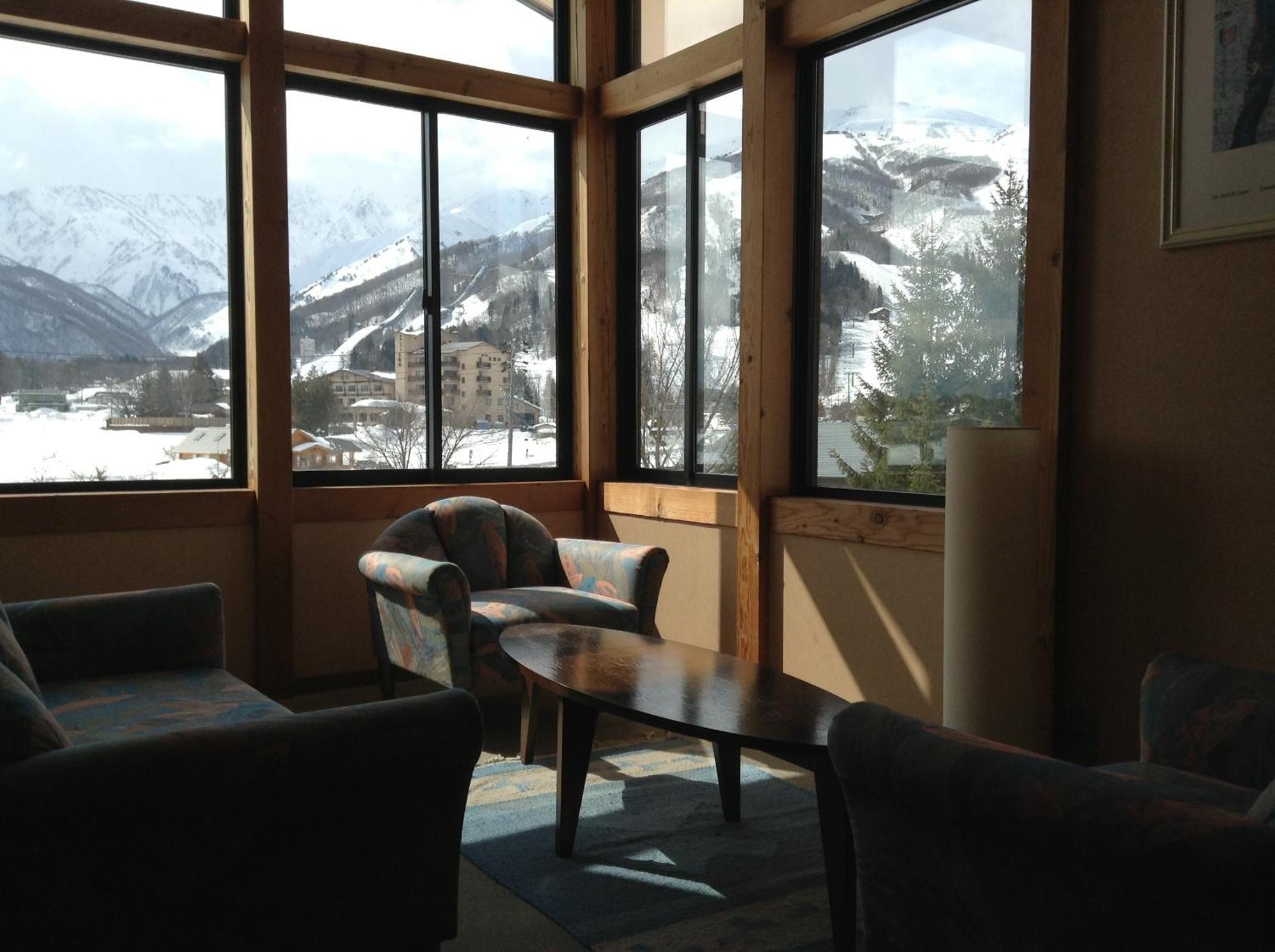Hakuba Alpine Hotel Buitenkant foto